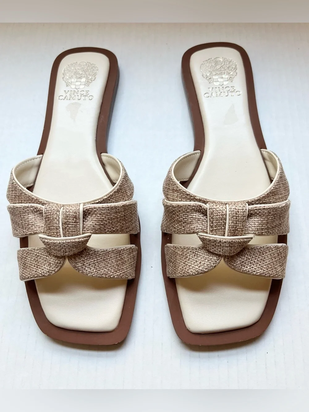 Vince Camuto Barcelens Natural Raffia Woven Knot Flat Slide Sandal. Size 8 1/2